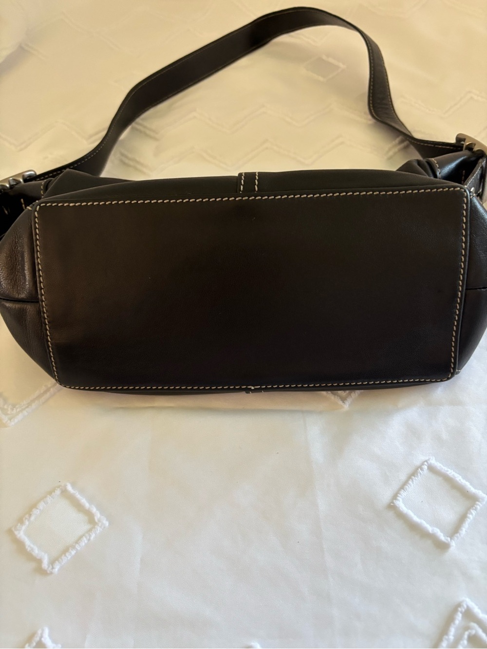 COACH NO. E3Z-9564 Vintage Black Leather Shoulder Bag with White Stitching - Picture 8 of 11